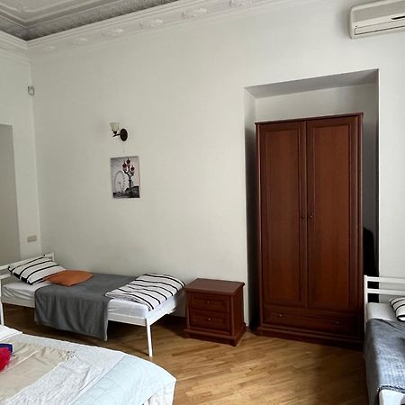 Центрум Апартаментс Lviv Exterior foto